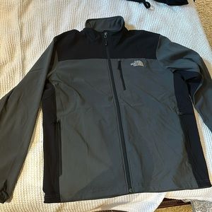 Men’s lightweight northface. Size XL
